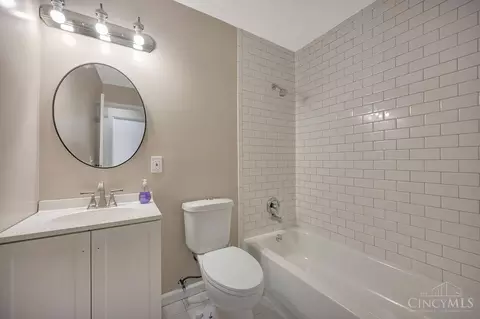 Bath - 2713 John Gray Rd, Cincinnati, OH 45231 photo 2 of 2