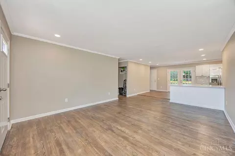 Living - 2713 John Gray Rd, Cincinnati, OH 45231 photo 3 of 6