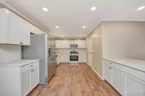 Kitchen - 2713 John Gray Rd, Cincinnati, OH 45231 photo 1 of 4