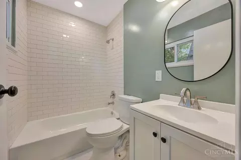 Bath - 2713 John Gray Rd, Cincinnati, OH 45231 photo 1 of 2