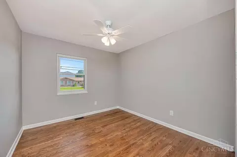 Bedroom - 2713 John Gray Rd, Cincinnati, OH 45231 photo 4 of 9