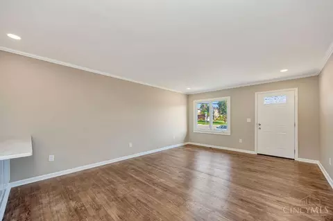 Living - 2713 John Gray Rd, Cincinnati, OH 45231 photo 5 of 6