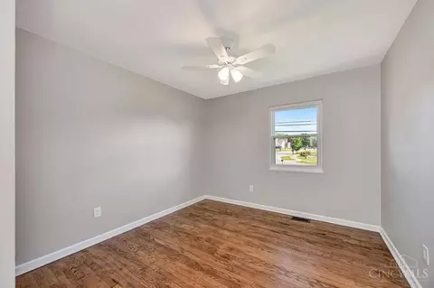 Bedroom - 2713 John Gray Rd, Cincinnati, OH 45231 photo 7 of 9