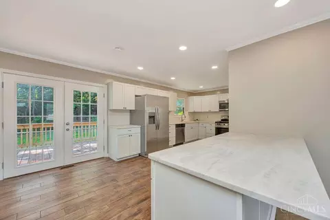 Kitchen - 2713 John Gray Rd, Cincinnati, OH 45231 photo 3 of 4