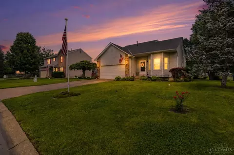 13 Heron Dr, Amelia, OH 45102