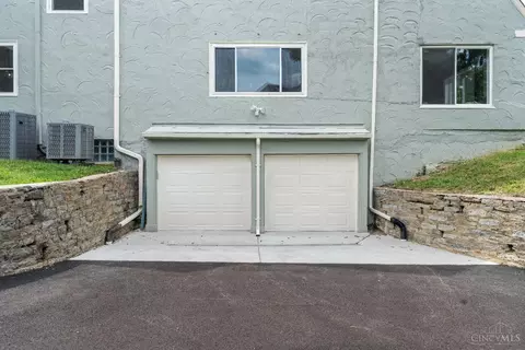 Exterior - 4150 Paddock Rd, Cincinnati, OH 45229 photo 3 of 3