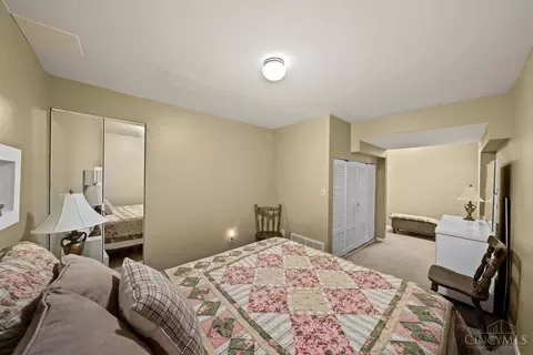 Bedroom - 2630 Cyclorama Dr, Cincinnati, OH 45211 photo 6 of 6