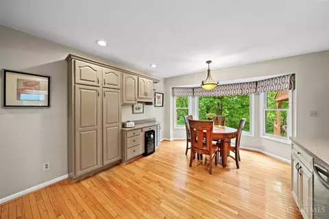 Kitchen - 2630 Cyclorama Dr, Cincinnati, OH 45211 photo 5 of 6