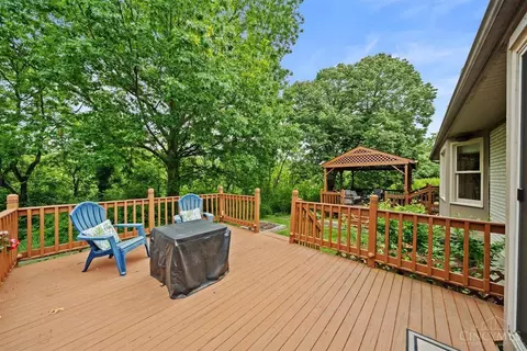 Exterior - 2630 Cyclorama Dr, Cincinnati, OH 45211 photo 10 of 11