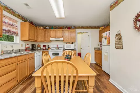 Kitchen - 50 Douglas Cir, Georgetown, OH 45121 photo 1 of 5