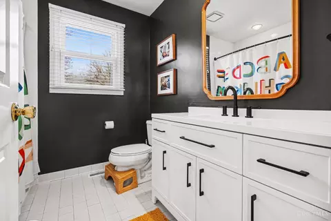 Bath - 6546 Mapleton Ave, Cincinnati, OH 45233 photo 4 of 4