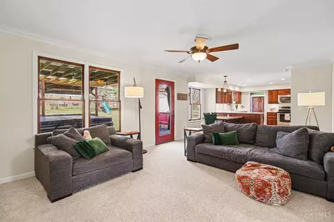 Living - 6546 Mapleton Ave, Cincinnati, OH 45233 photo 1 of 1