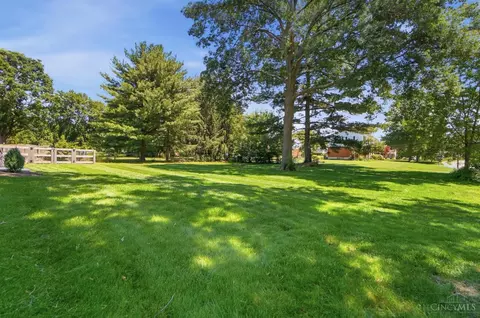 Exterior - 9860 Delray Dr, Montgomery, OH 45242 photo 8 of 9