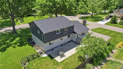 View/Area - 9860 Delray Dr, Montgomery, OH 45242 photo 2 of 4