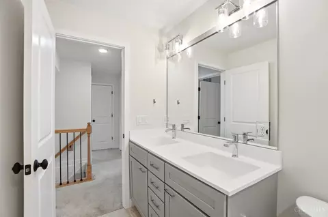 Bath - 9860 Delray Dr, Montgomery, OH 45242 photo 6 of 7