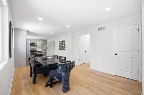 Dining - 9860 Delray Dr, Montgomery, OH 45242 photo 2 of 2