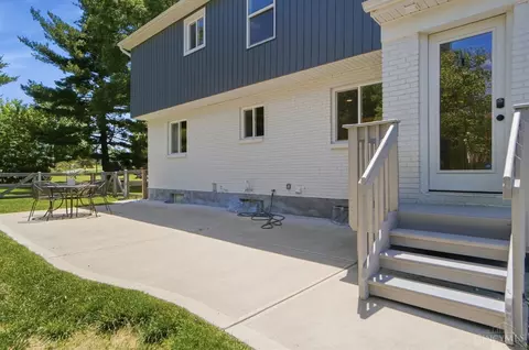 Exterior - 9860 Delray Dr, Montgomery, OH 45242 photo 5 of 9