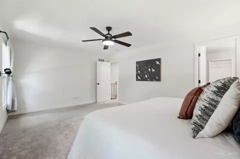 Bedroom - 9860 Delray Dr, Montgomery, OH 45242 photo 3 of 7