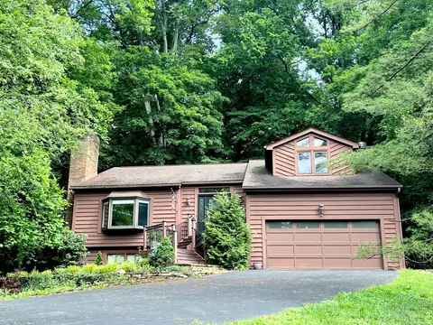 758 Old Indian Hill Rd, Terrace Park, OH 45174