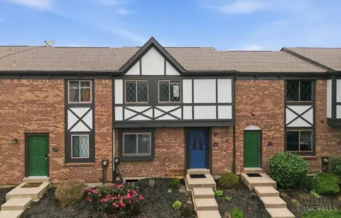 510 Halifax Cir, Cincinnati, OH 45244