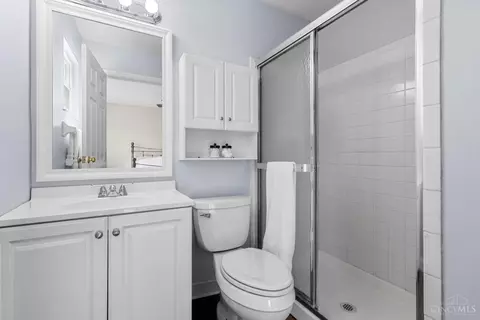 Bath - 4644 Laurel View Dr, Cincinnati, OH 45244 photo 1 of 1