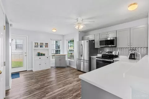 Kitchen - 4644 Laurel View Dr, Cincinnati, OH 45244 photo 2 of 4