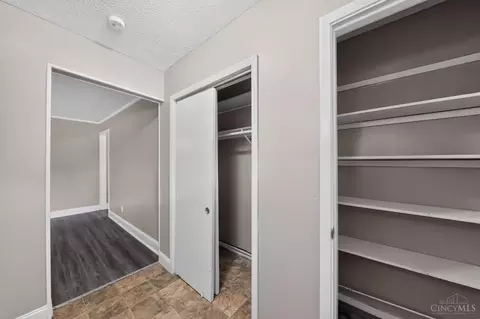 Entry Way - 8769 Zodiac Dr, Cincinnati, OH 45231 photo 2 of 2