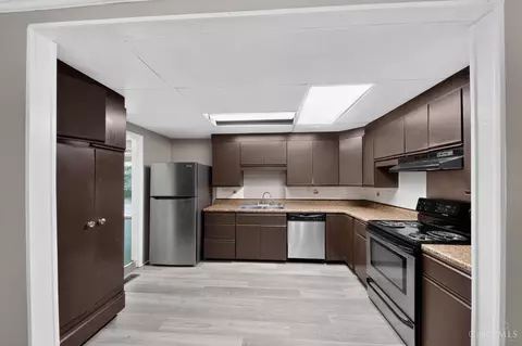 Kitchen - 8769 Zodiac Dr, Cincinnati, OH 45231 photo 2 of 2