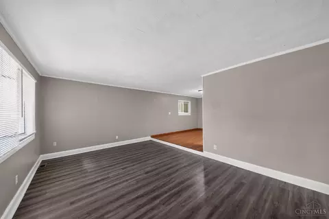 Living - 8769 Zodiac Dr, Cincinnati, OH 45231 photo 3 of 4