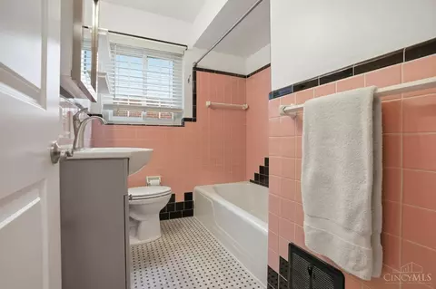 Bath - 1944 Lehigh Ave, Cincinnati, OH 45230 photo 1 of 2