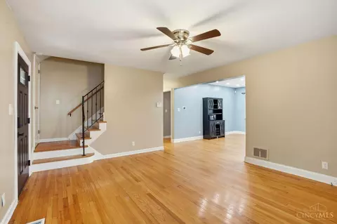 Living - 1944 Lehigh Ave, Cincinnati, OH 45230 photo 5 of 5