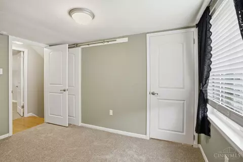 Bedroom - 1944 Lehigh Ave, Cincinnati, OH 45230 photo 10 of 13