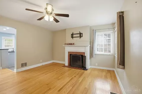 Living - 1944 Lehigh Ave, Cincinnati, OH 45230 photo 1 of 5