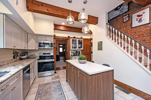Kitchen - 1622 Pullan Ave, Cincinnati, OH 45223 photo 3 of 4