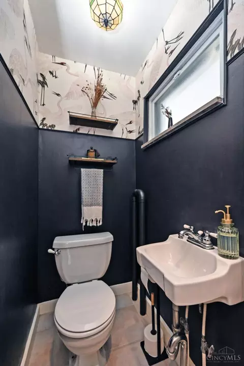 Bath - 1622 Pullan Ave, Cincinnati, OH 45223 photo 1 of 4