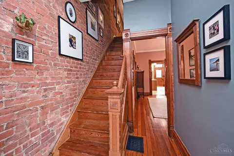 Entry Way - 1622 Pullan Ave, Cincinnati, OH 45223 photo 3 of 6