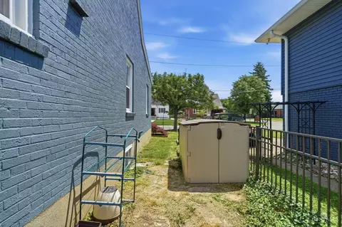 Exterior - 7043 Rembold Ave, Mariemont, OH 45227 photo 9 of 16