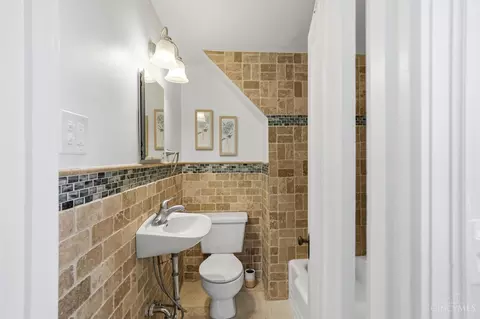 Bath - 7043 Rembold Ave, Mariemont, OH 45227 photo 3 of 4