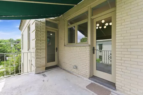 Exterior - 2372 Madison Rd, Cincinnati, OH 45208 photo 6 of 16