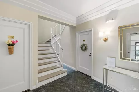 Entry Way - 2372 Madison Rd, Cincinnati, OH 45208 photo 1 of 7