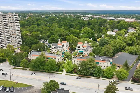 View/Area - 2372 Madison Rd, Cincinnati, OH 45208 photo 4 of 5