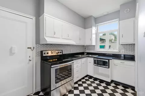 Kitchen - 2372 Madison Rd, Cincinnati, OH 45208 photo 5 of 5