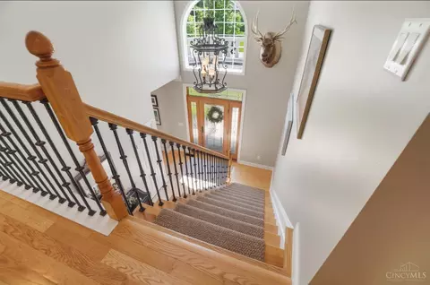 Entry Way - 1004 River Forest Dr, Hamilton Township, OH 45039 photo 6 of 10