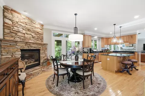 Dining - 1004 River Forest Dr, Hamilton Township, OH 45039 photo 3 of 7