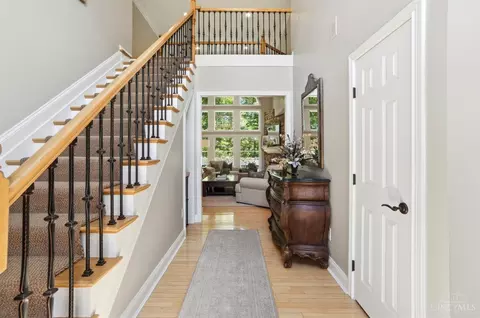 Entry Way - 1004 River Forest Dr, Hamilton Township, OH 45039 photo 4 of 10
