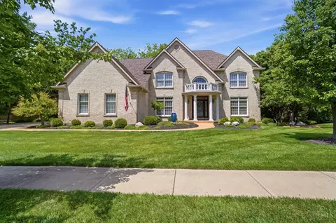 Exterior - 1004 River Forest Dr, Hamilton Township, OH 45039 photo 2 of 11