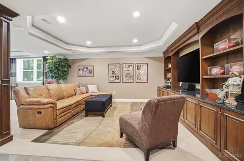 Living - 1004 River Forest Dr, Hamilton Township, OH 45039 photo 5 of 5