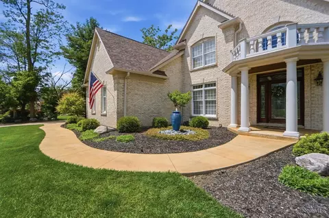 Exterior - 1004 River Forest Dr, Hamilton Township, OH 45039 photo 3 of 11