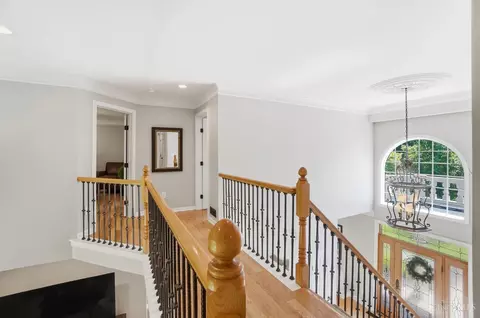 Entry Way - 1004 River Forest Dr, Hamilton Township, OH 45039 photo 7 of 10