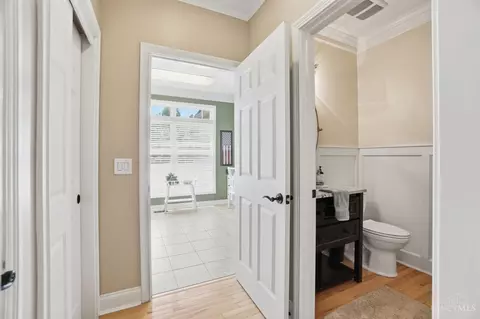 Entry Way - 1004 River Forest Dr, Hamilton Township, OH 45039 photo 5 of 10